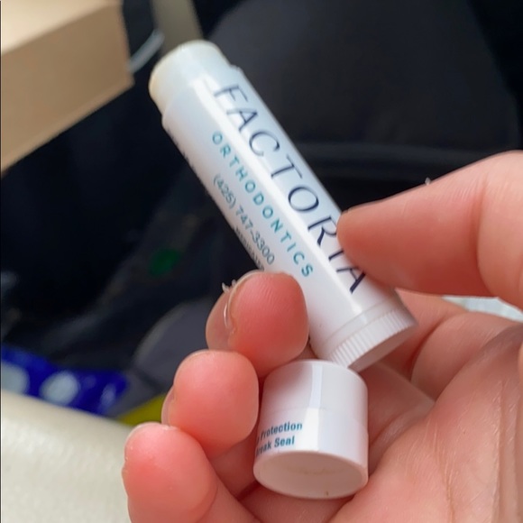 CHAPSTICK MINT 😻😻😻😻 - Picture 3 of 5